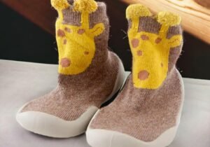 CALZADO PARA BEBÉS Y NIÑOS